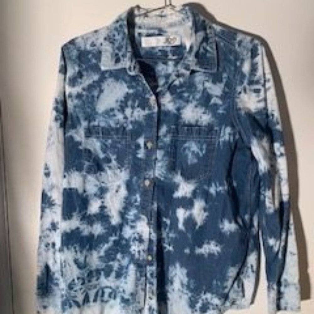 Joe Fresh Women's Blue Acid Wash Long Sleeve Denim Shirt  M/M NWOT